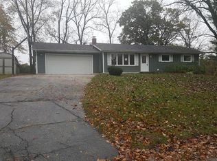 621 Circle Ridge Dr, Buchanan, MI 49107