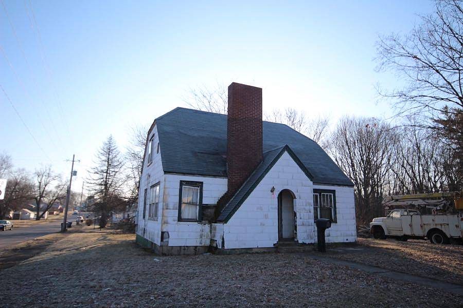 2nd image of 2402 Hendricks St