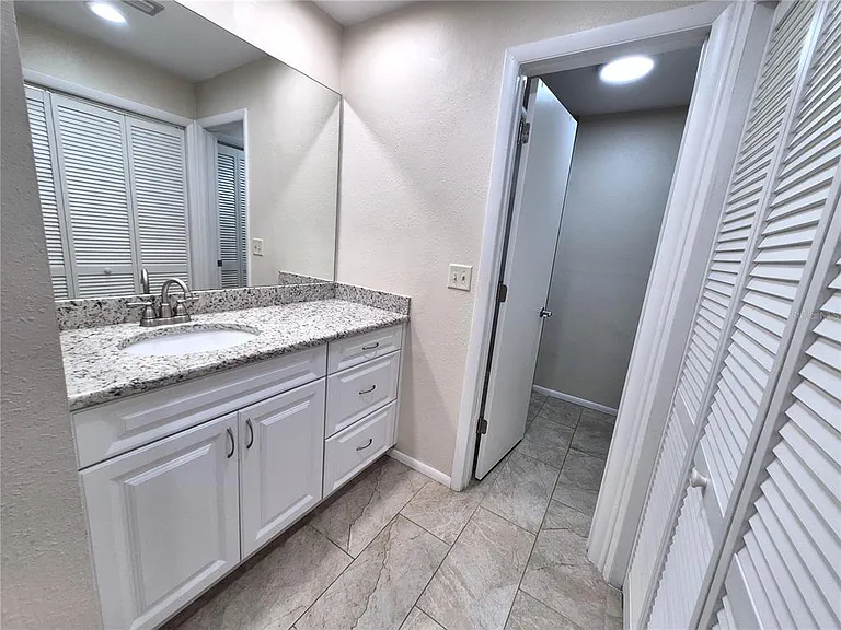 160 Joanne Pl — Photo 21