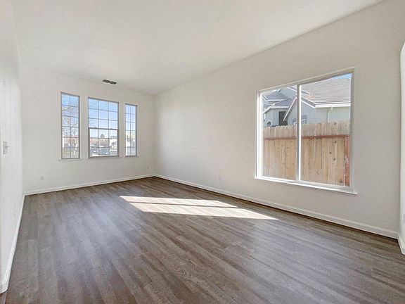 5th image of 4308 Blake Cir