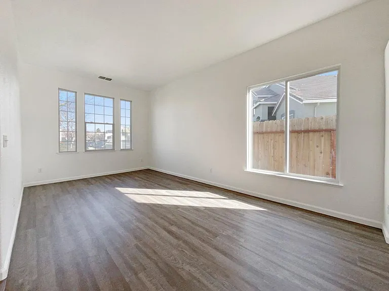 4308 Blake Cir — Photo 5
