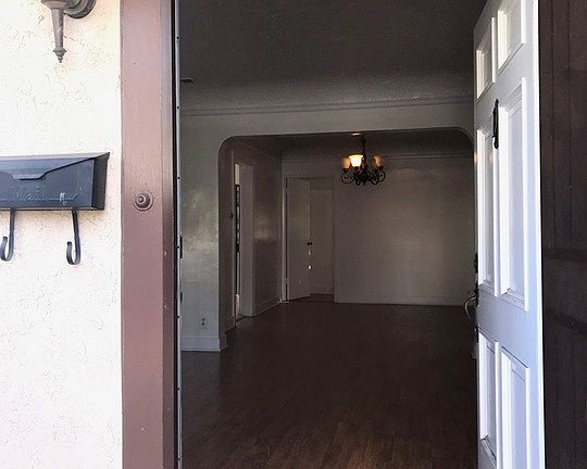4th image of 606 South St