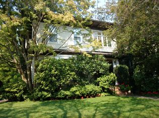 525 Malden Ave E, Seattle, WA 98112