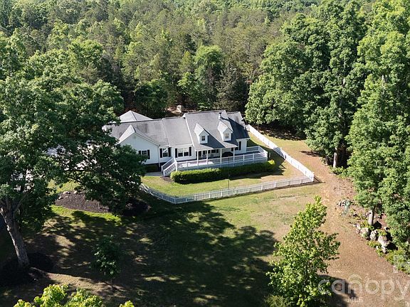 3rd image of 1108 King Rd