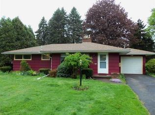 39 Poplar Dr, Rochester, NY 14625