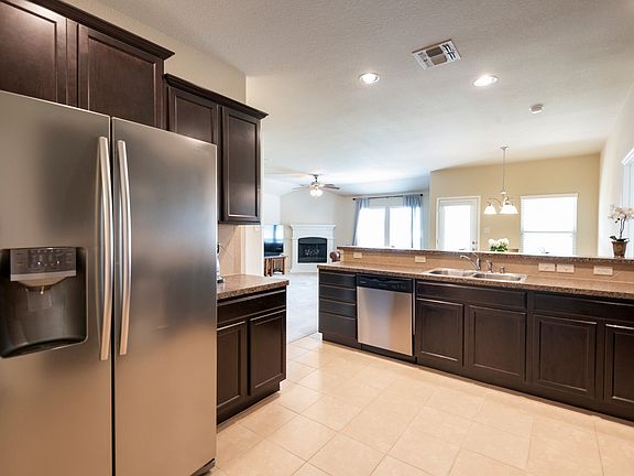 Kitchen4.jpg