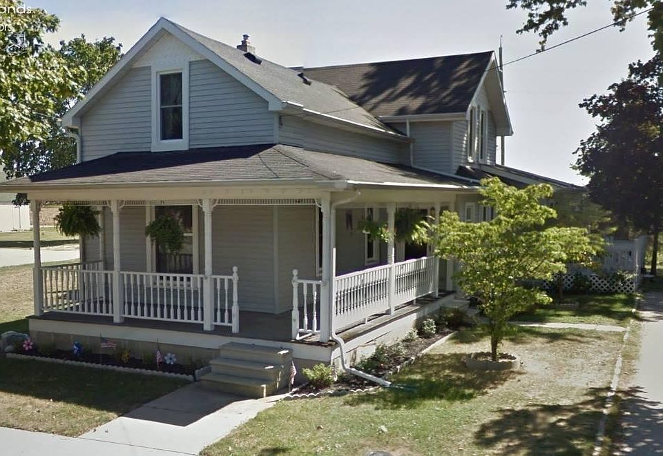 1st image of 324 E Main St
