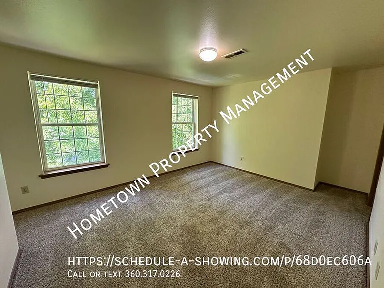 1224 Cora St SE — Photo 4