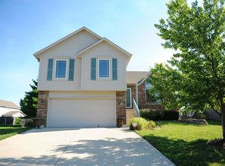 1718 Longhorn Ln, Raymore, MO 64083