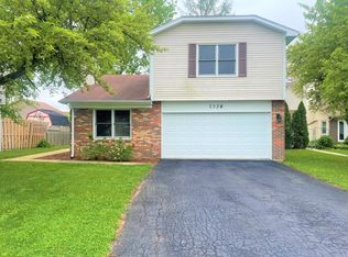 1330 Charger Ct, Carol Stream, IL 60188