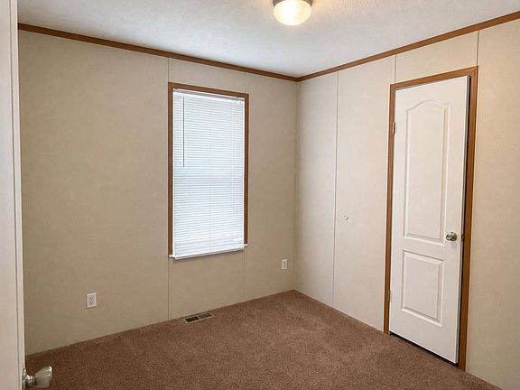 3rd image of 307 Emerald Dr #16