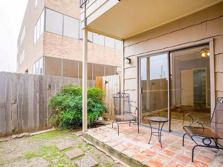 1818 Augusta Dr #27 — Photo 22