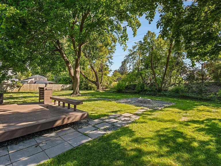 4047 Ledgestone Dr — Photo 24