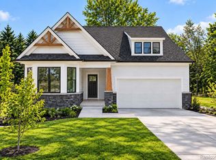 3065 Wyvern Rd, Lake Orion, MI 48359