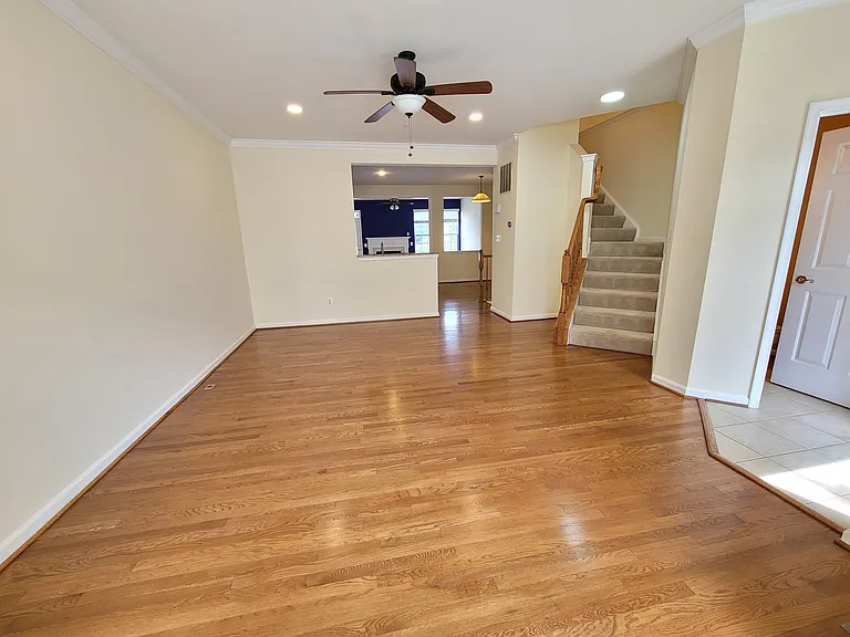 9382 Penrose St — Photo 14