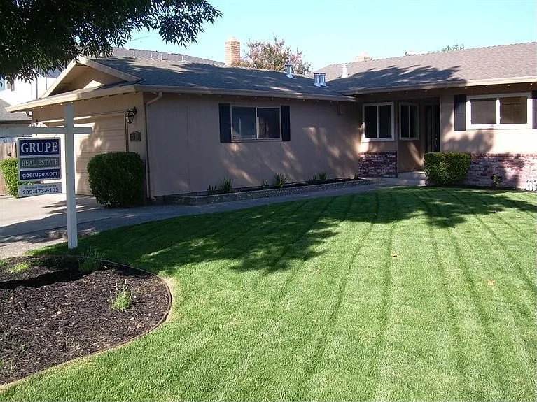7418 Richland Way photo 1