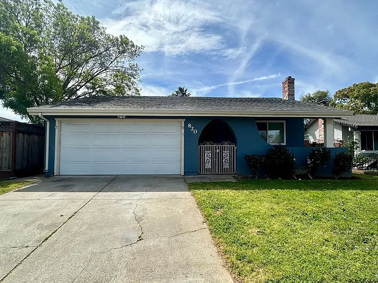 820 Welburn Ave — Photo 1