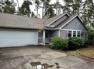 3290 Laurelwood St, Florence, OR 97439