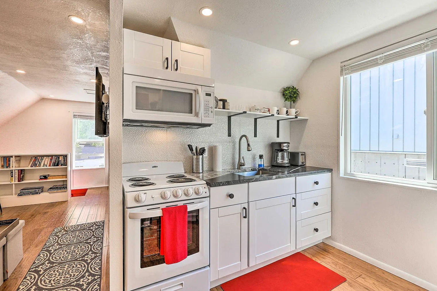 1 bed, 1.0 bath, 441 sqft, $2,161 — Photo 4