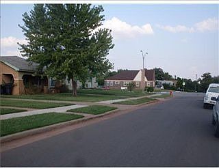 3rd image of 1220 NE 15th St