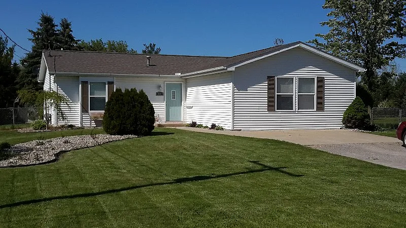 2767 E Fisher Rd photo 1