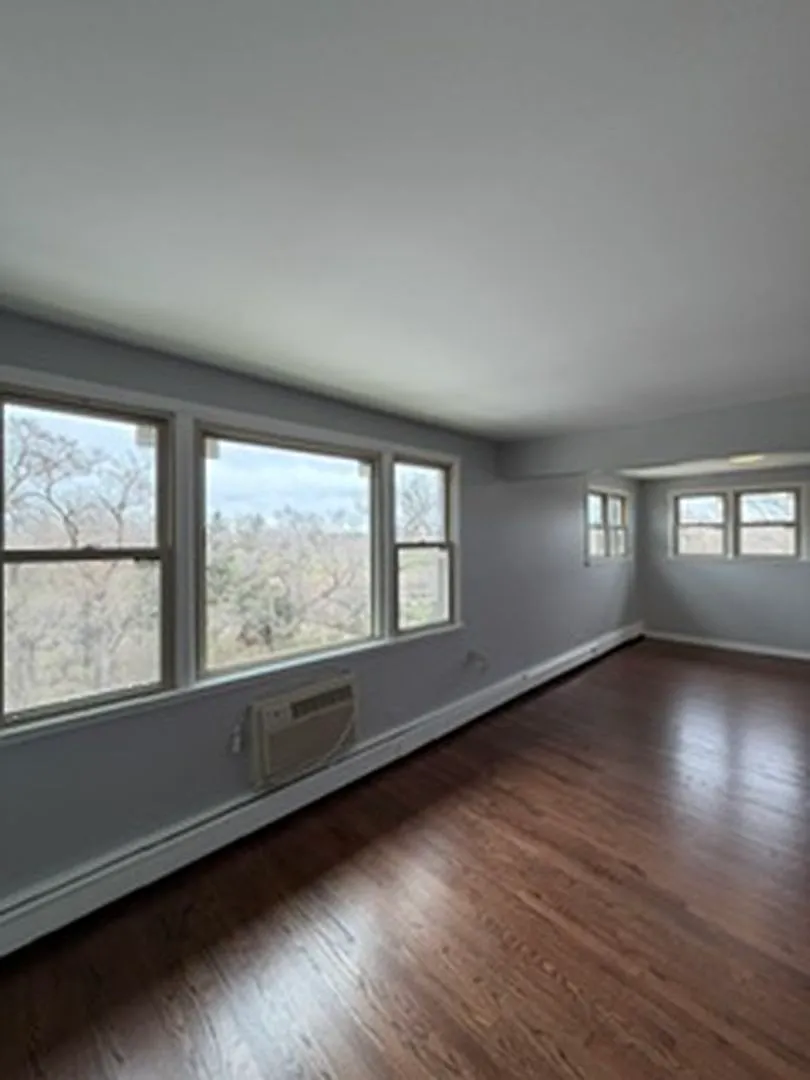 2 bed, $2,000 — Photo 4