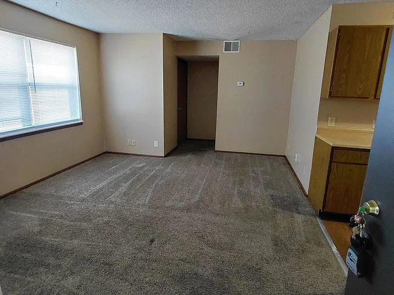 East Terrace Apts — Photo 4