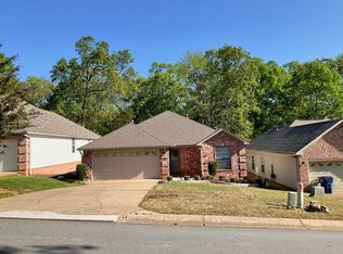 34 Garden Oaks Dr, Maumelle, AR 72113