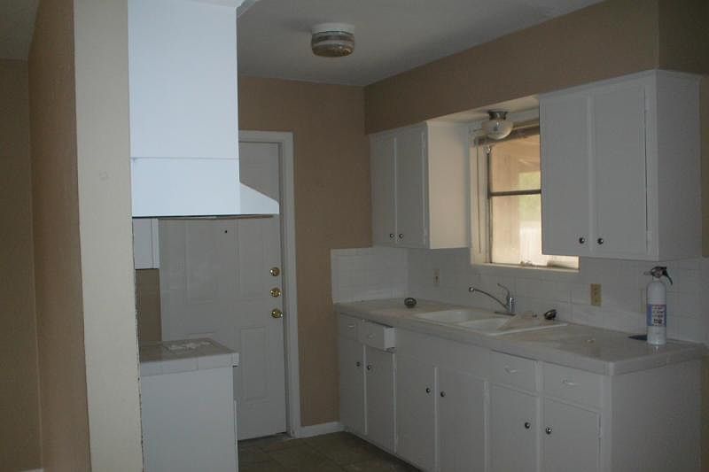 2nd image of 5306 Bowie St