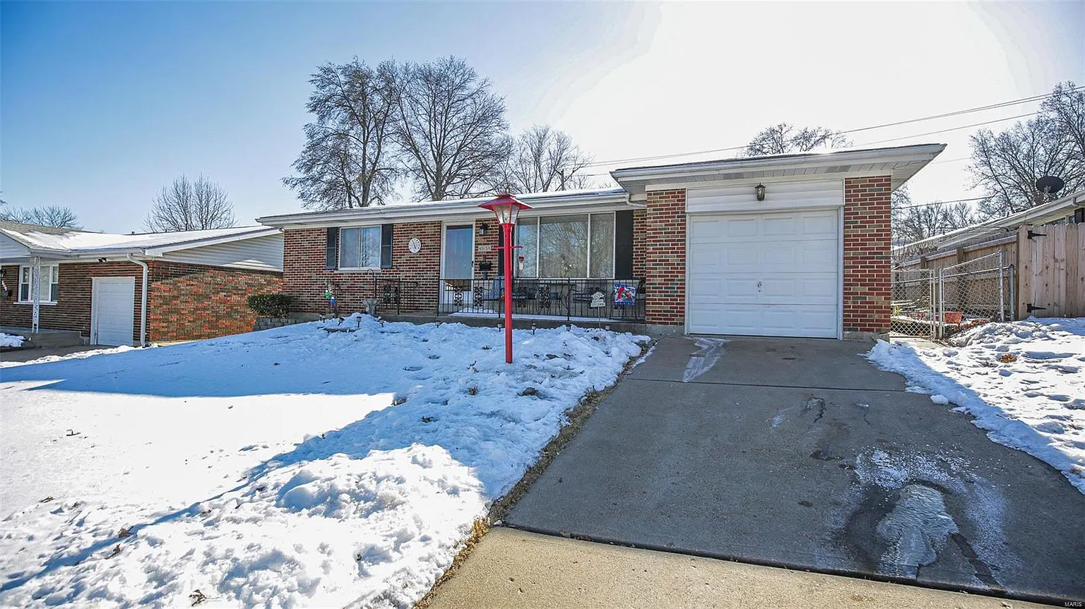 4638 Don Ron Dr photo 1