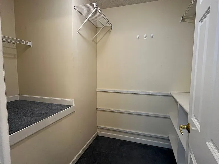 435 Vanderbuilt St — Photo 24