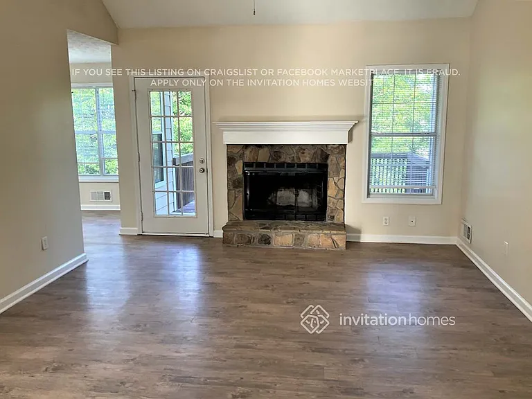 3848 Summer Leigh Ct — Photo 6