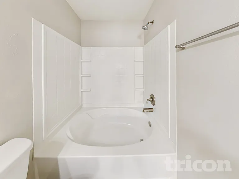 2336 Blackthorn Dr — Photo 8
