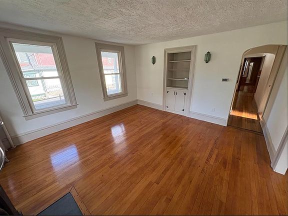 HEAT AND HOT WATER INCLUDED