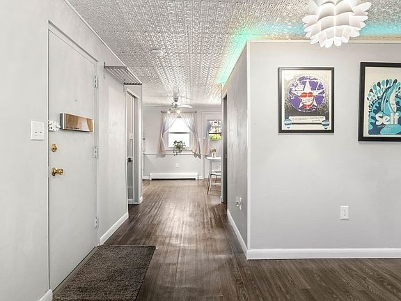 5th image of E2 Colonial Dr #2