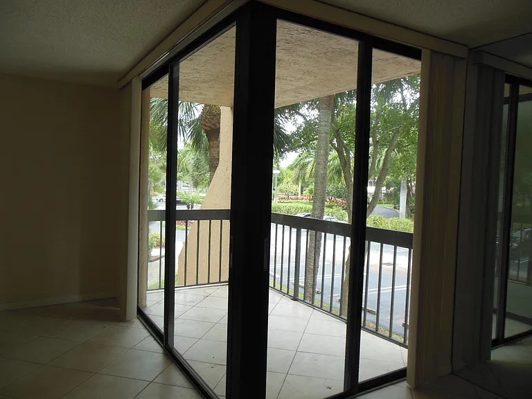 500 Egret Cir #8211 — Photo 17