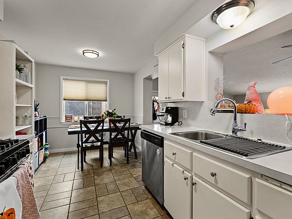 5th image of 4057 N Adams St #B