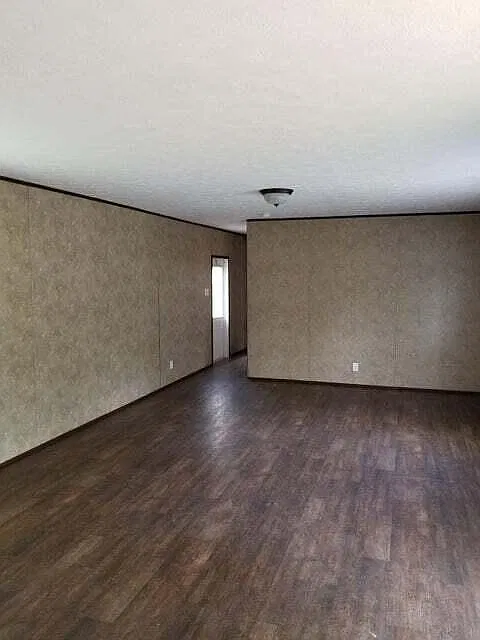 3 bed, 2.0 bath, 1120 sqft, $1,800 — Photo 2