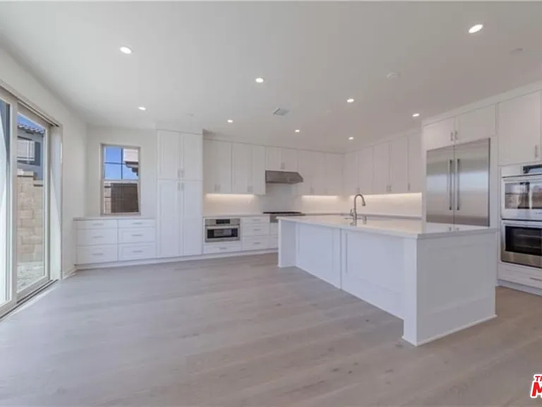 113 Escala — Photo 12