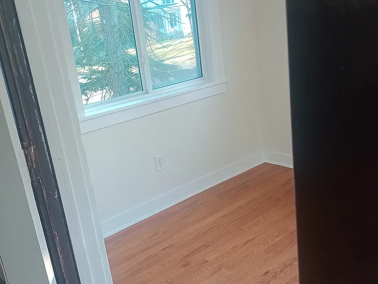 123 Onondaga Ave #2 — Photo 8