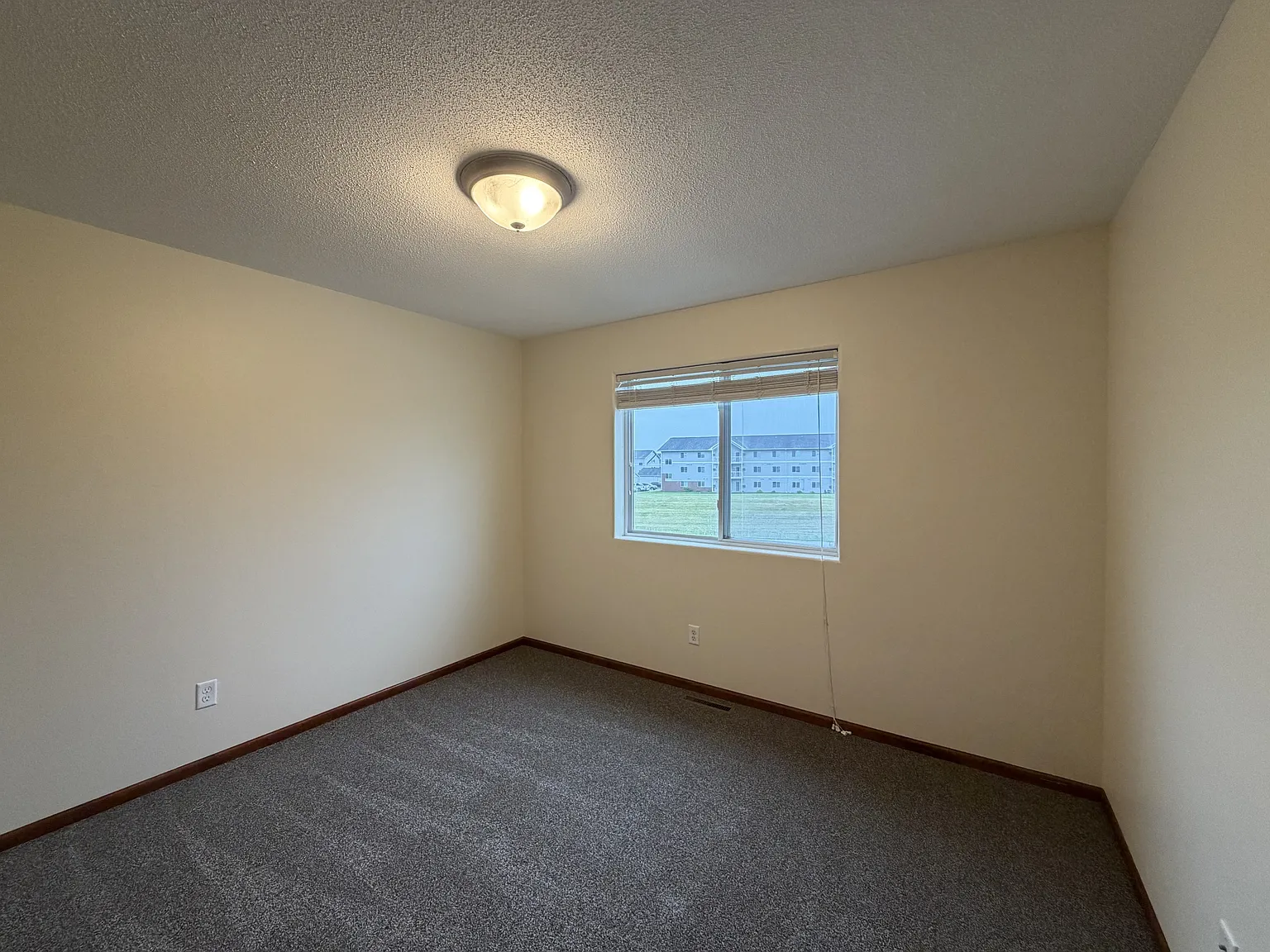 4276 Estate Dr S - 1 — Photo 4
