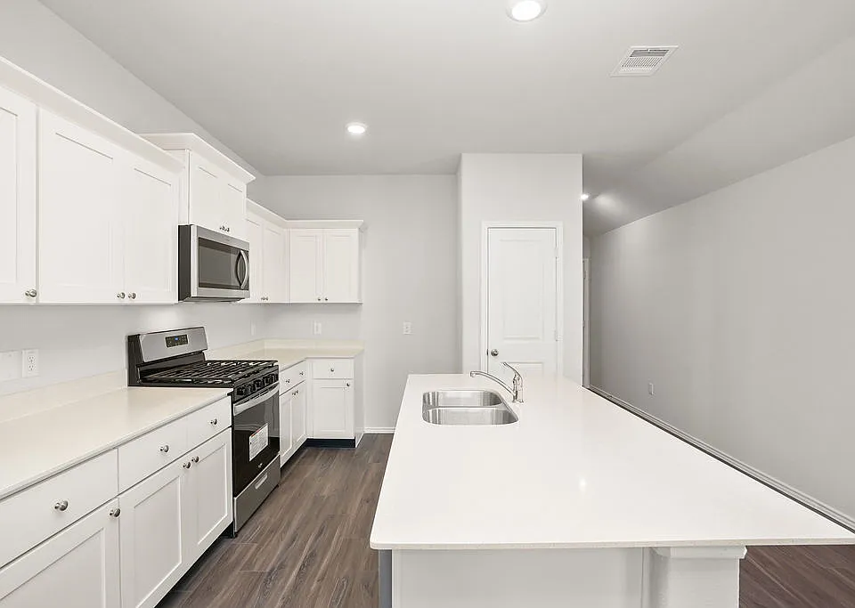 3085 Wood Lily Dr