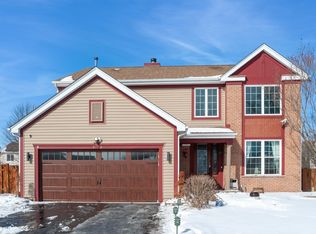 90 Willow Rd, Wheeling, IL 60090