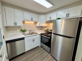 1122 Catalpa Cir #B, Madison, WI 53713