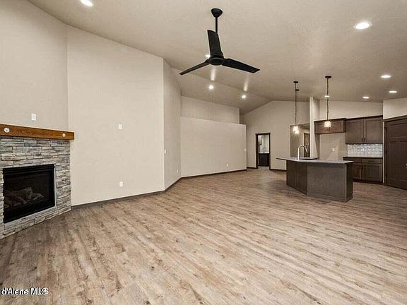 3rd image of 1181 Jersey St