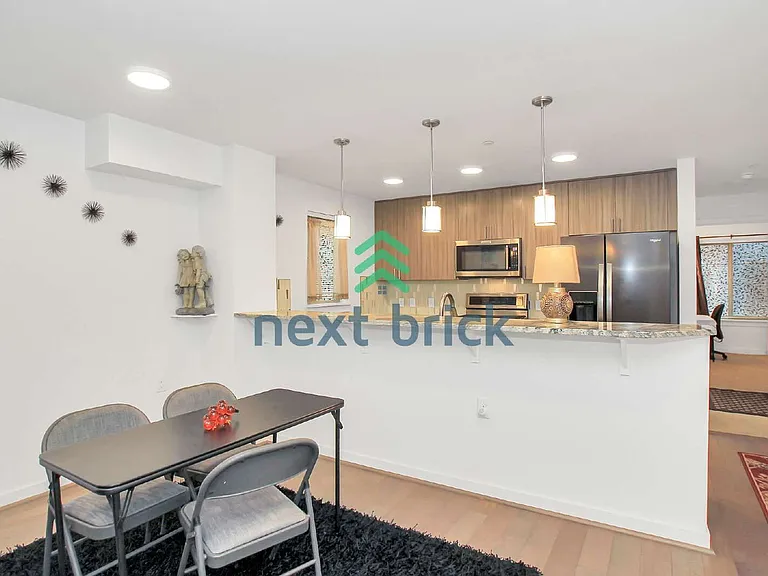 1438 158th Ct NE — Photo 4