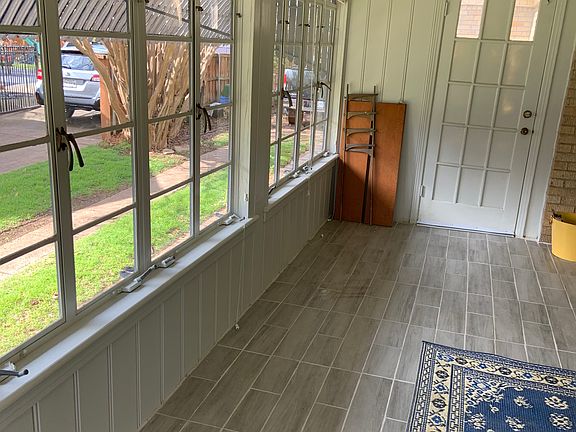 3rd image of 1541 Cedar Hill Ave