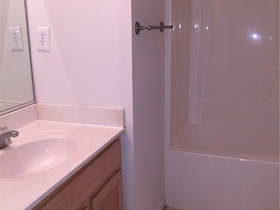 4th image of 11414 Abbots Cross Ln