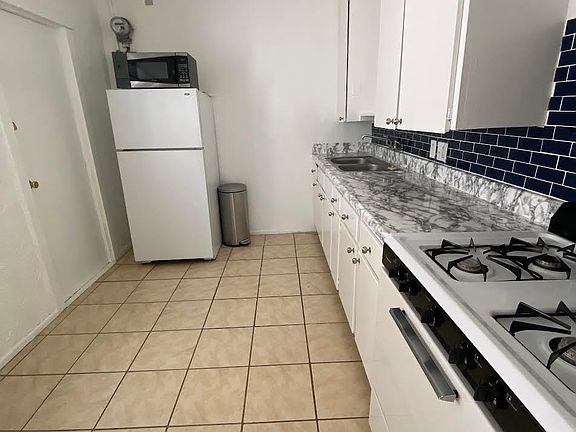 5th image of 7288 Fountain Ave #7288
