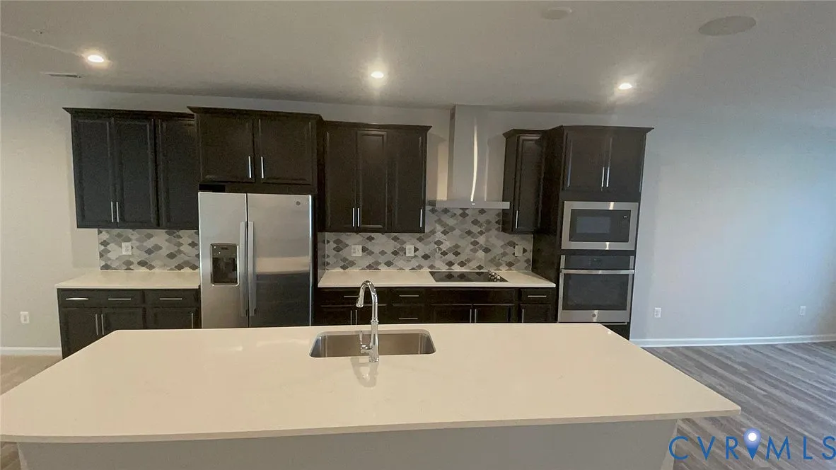3 bed, 2.5 bath, 2452 sqft, $2,550 — Photo 3
